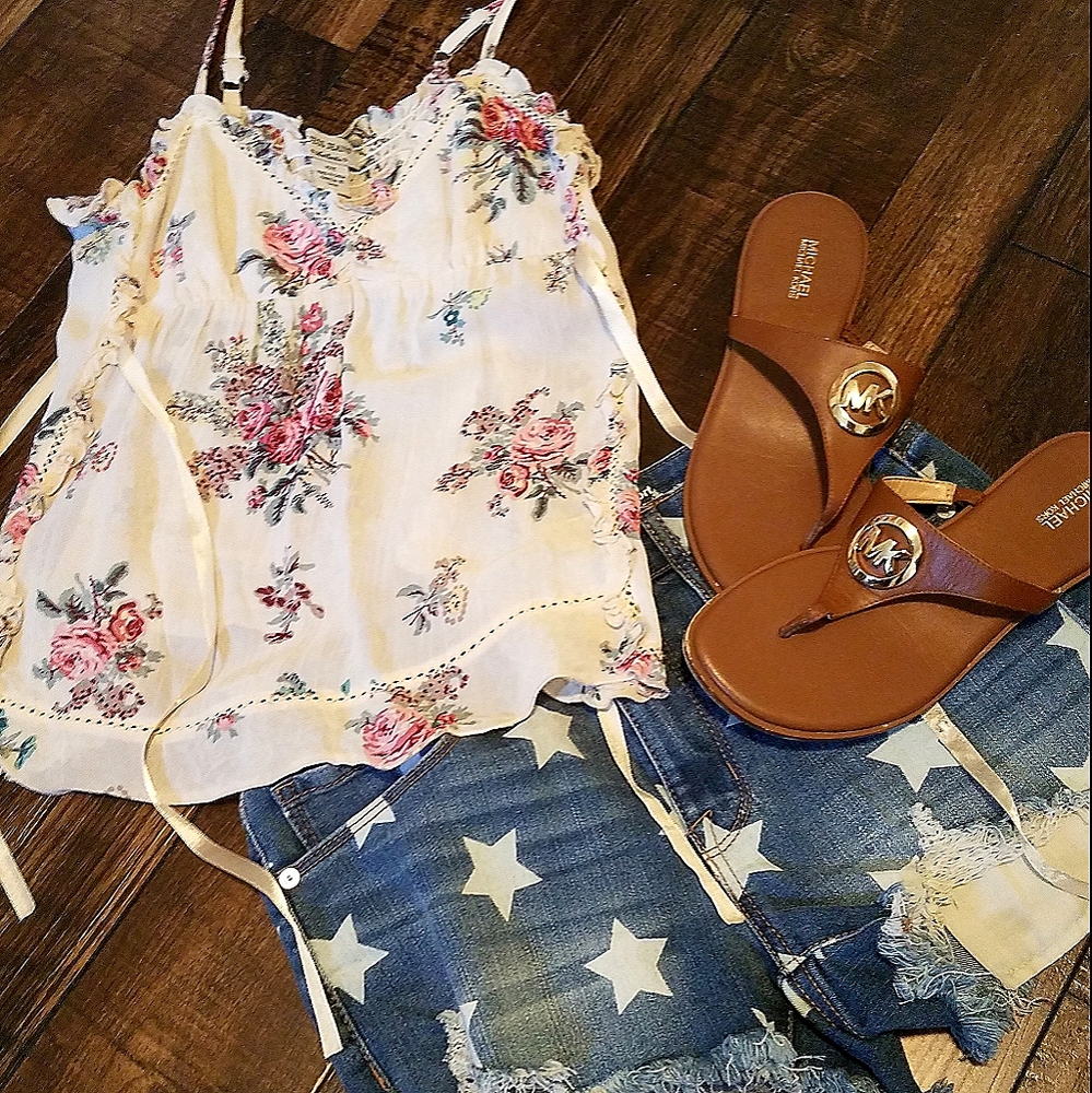 Flowy Guess Top